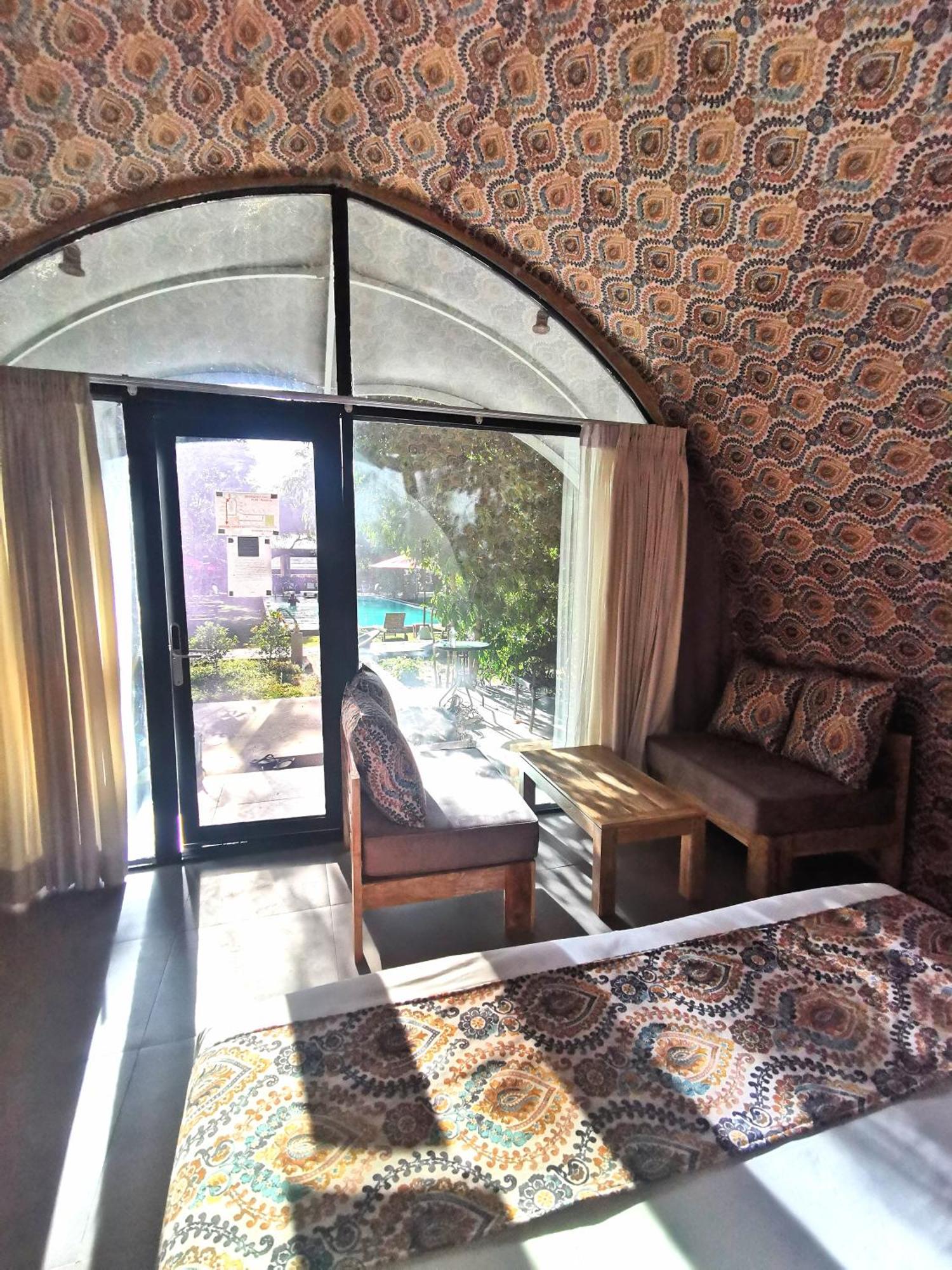 Nivadoo Resort Sigiriya Exterior foto A room at the hotel